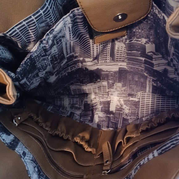 Kenneth Cole Reaction Brown Laptop Messenger Bag - Picture 8 of 12